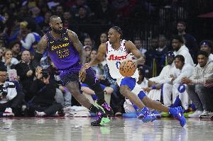 詹姆斯1月份在节目中曾说：我喜欢马克西这孩子 他场上场下都很棒